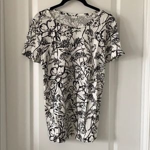 NWOT LOFT Black/White Floral Print Cotton Blend Short Sleeves Tee Size Small